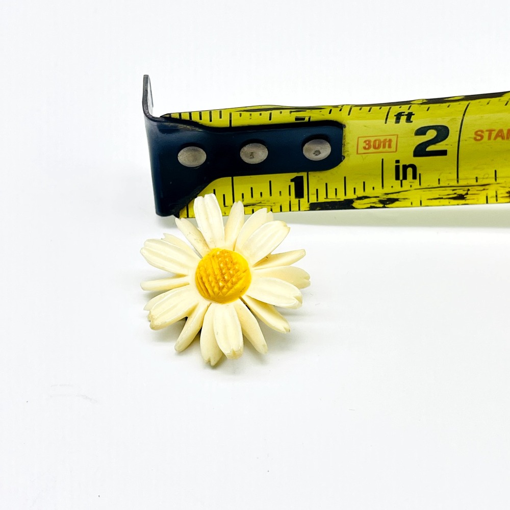 Vintage Earrings Lot of 2 Bug Floral Daisy Enamel Flower Statement Retro - Picture 5 of 16